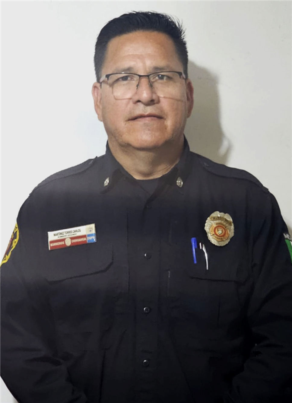 El Gobierno Municipal informa que el bombero segundo Carlos Martínez Torres, Coordinador de la División de Planeación de la Subdirección del Heroico Cuerpo de Bomberos y Rescate, de la Dirección De Seguridad Pública Municipal de Chihuahua, estará a cargo de dicha subdirección a partir de esta fecha,