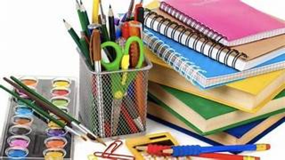 Existen otros materiales particulares para el desarrollo de actividades relacionadas con los contenidos de vida saludable, educación física, artes y para las prácticas de laboratorio, que solicitará la maestra o el maestro en acuerdo con las madres y los padres de familia, según los requerimientos del programa de estudio.